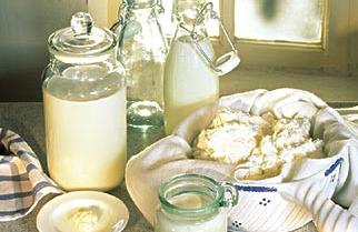 奶粉真假查询(真假奶粉溶解图片)