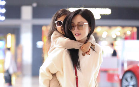 李小璐被嘲乡土风(李小璐风格) 李小璐被嘲乡土风(李小璐风格)