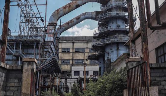 工人下岗是谁造成的(什么原因导致的)