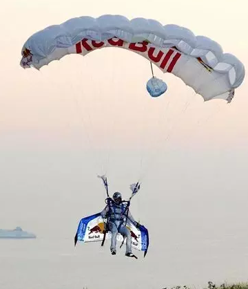 人类史“超音速”第一人，一个不折不扣的跳伞