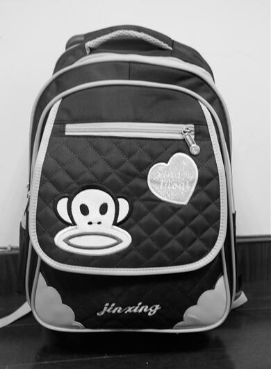 温州乐清一超市卖“大嘴猴”书包 因商标侵权被