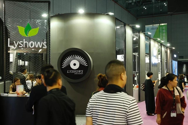 来一场最美的相遇 中国女装品牌正迎新发展 