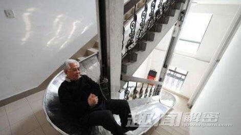 中国老爷子发明火灾逃生滑梯，获得国家发明专