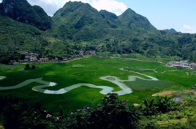 全国第一个县域公共品牌“长寿巴马”注册商标正式发布 涵盖45个类别 全国第一个县域公共品牌“长寿巴马”注册商标正式发布 涵盖45个类别